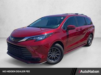Used 2023 Toyota Sienna LE FWD video 1
