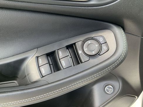 Used 2022 Buick Encore GX Select w/ Sport Touring Package FWD image 23