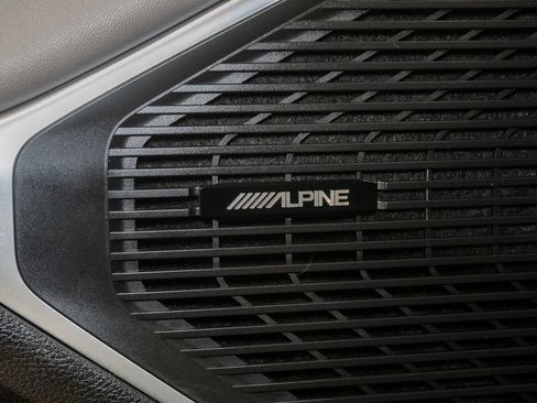 Used 2023 Jeep Wagoneer L Series III w/ Convenience Group I AWD/4WD image 9