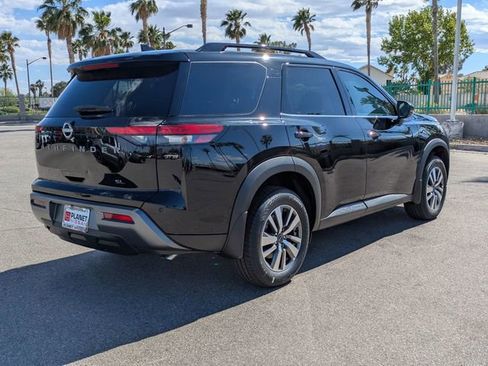 New 2026 Nissan Pathfinder SL FWD image 3