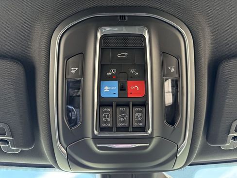 New 2025 Jeep Grand Cherokee L Limited w/ Luxury Tech Group II image 17