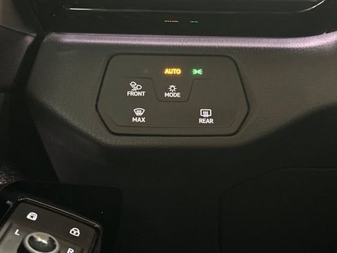 Used 2023 Volkswagen ID.4 S image 34