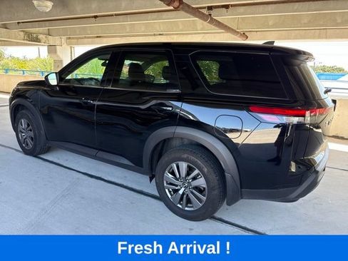 Used 2025 Nissan Pathfinder S FWD image 18