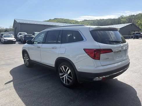 Used 2017 Honda Pilot Touring image 2