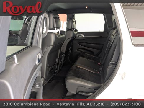 Used 2018 Jeep Grand Cherokee Altitude image 15