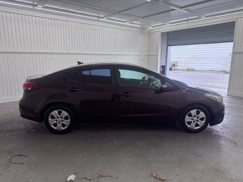 Used 2017 Kia Forte LX image 4