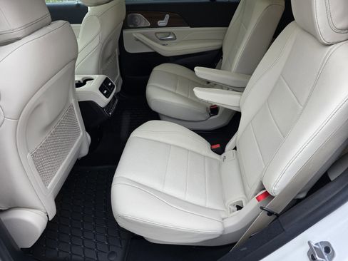 Used 2024 Mercedes-Benz GLS 450 4MATIC image 14