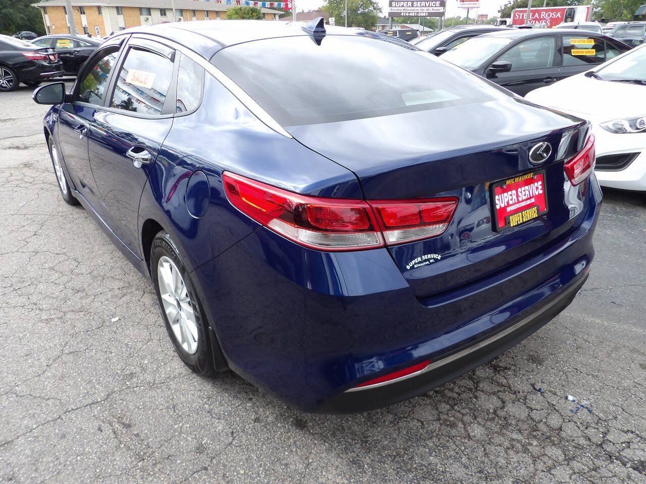 Used 2016 Kia Optima LX FWD image 2