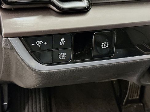 Used 2023 Kia Sportage EX AWD/4WD image 17