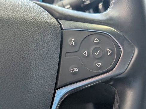 Used 2023 Chevrolet Traverse LT image 24