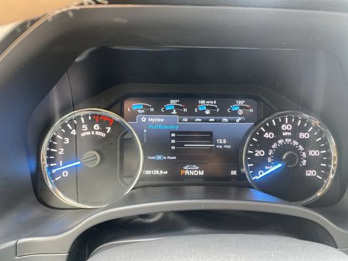Used 2018 Ford F150 Platinum w/ Equipment Group 701A Luxury AWD/4WD image 35