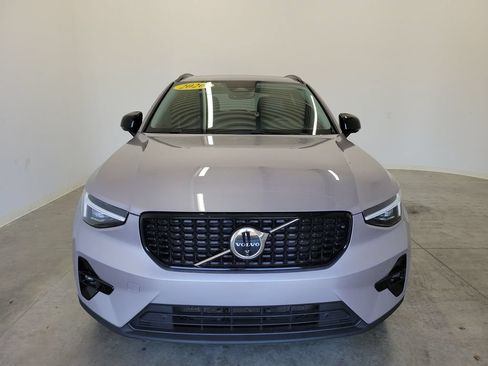 Certified 2026 Volvo XC40 B5 Plus AWD/4WD image 2