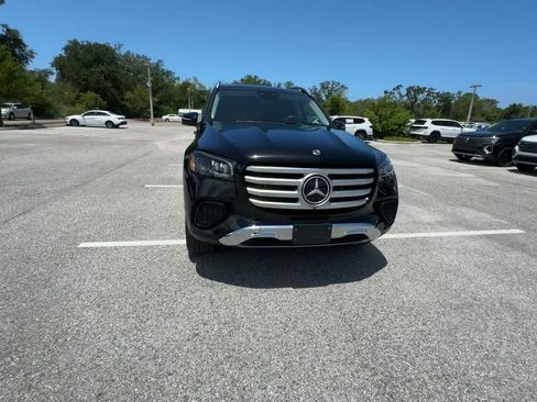 Used 2024 Mercedes-Benz GLS 450 4MATIC image 2