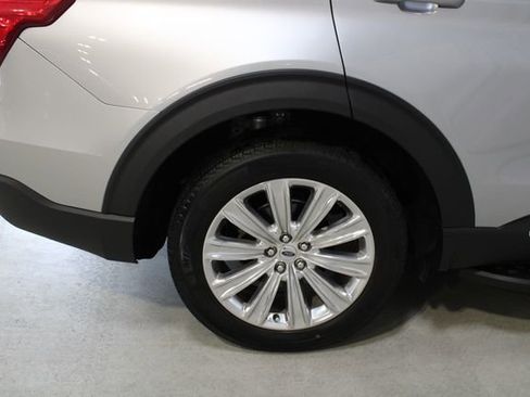 Used 2021 Ford Explorer Limited w/ Equipment Group 301A AWD/4WD image 27