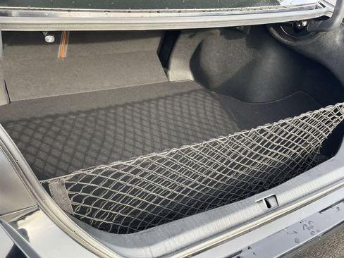 Used 2022 Toyota Avalon Limited image 17