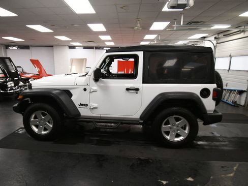 Used 2022 Jeep Wrangler Sport AWD/4WD image 4
