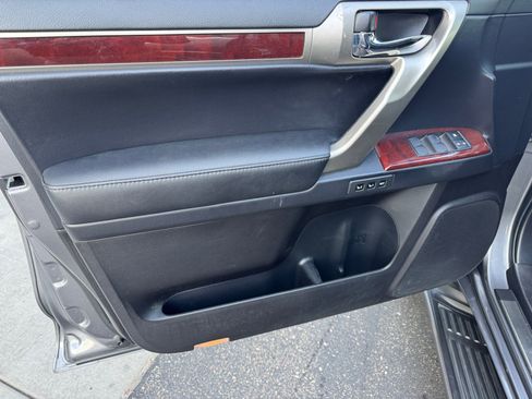 Used 2015 Lexus GX 460 image 13