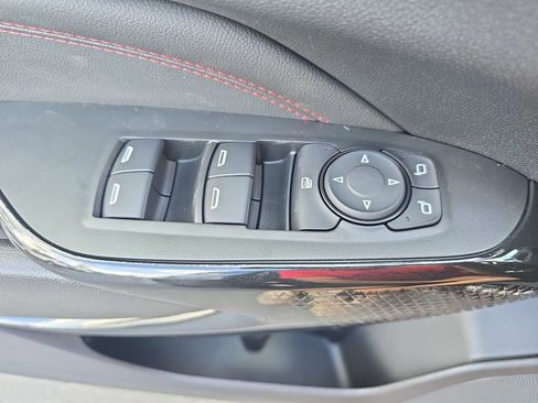 New 2026 Chevrolet Trax RS w/ Sunroof Package image 29