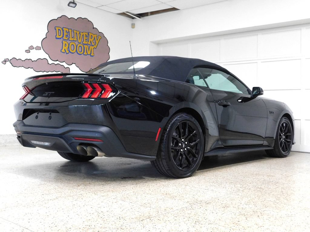 Used 2025 Ford Mustang GT Premium RWD image 9