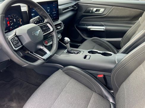 Used 2025 Ford Mustang Coupe image 10