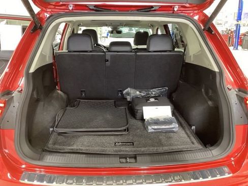 Certified 2024 Volkswagen Tiguan SE image 16