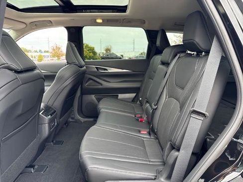 Certified 2026 INFINITI QX60 Pure w/ Cargo Package image 11