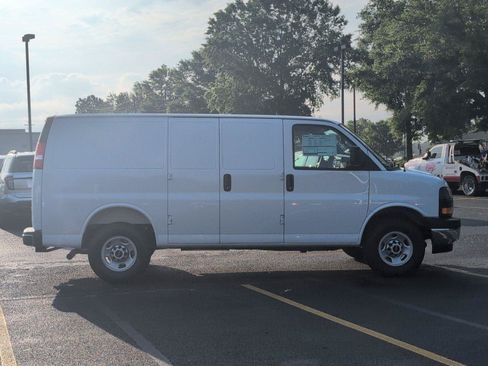 New 2026 GMC Savana 2500 w/ Driver Convenience Package RWD image 7
