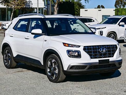New 2026 Hyundai Venue SEL image 3