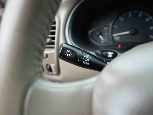 Used 2001 Oldsmobile Alero GLS FWD image 13