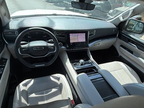 Used 2024 Jeep Wagoneer 4WD image 27