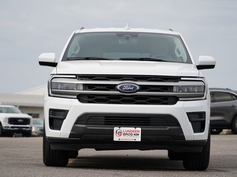 Used 2024 Ford Expedition XLT image 9