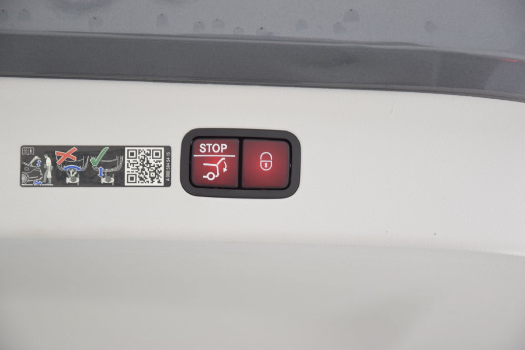 Certified 2023 Mercedes-Benz EQE 350+ SUV image 31