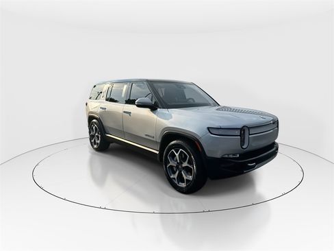 Used 2024 Rivian R1S Adventure image 2