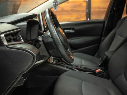 Used 2021 Toyota Corolla LE image 8