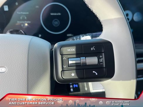 Used 2025 Hyundai Santa Fe Calligraphy image 16