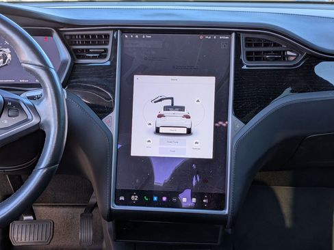 Used 2020 Tesla Model X Long Range image 28