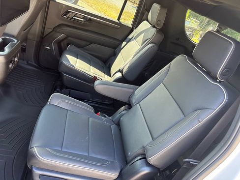 Used 2025 Chevrolet Suburban Premier AWD/4WD image 14