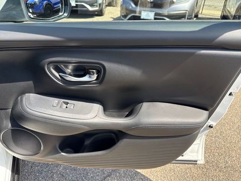 Used 2024 Honda HR-V EX-L image 19