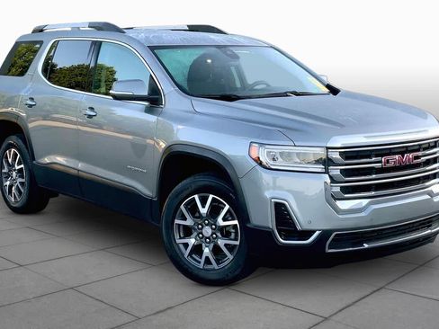 Used 2023 GMC Acadia SLE w/ Driver Convenience Package FWD image 3