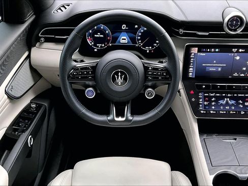 Used 2024 Maserati Grecale Modena image 5