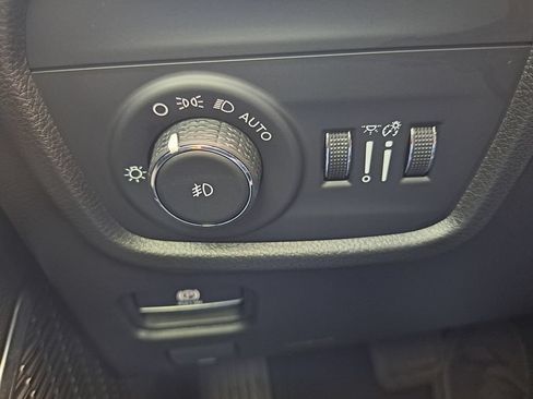 Used 2023 Jeep Grand Cherokee Overland AWD/4WD image 26