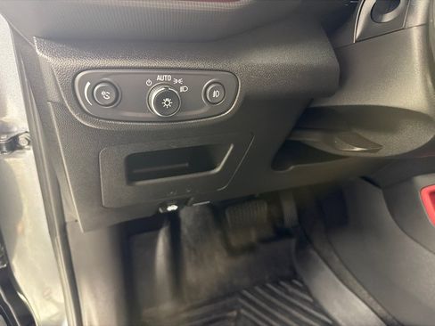 Used 2021 Chevrolet TrailBlazer RS w/ Convenience Package FWD image 14
