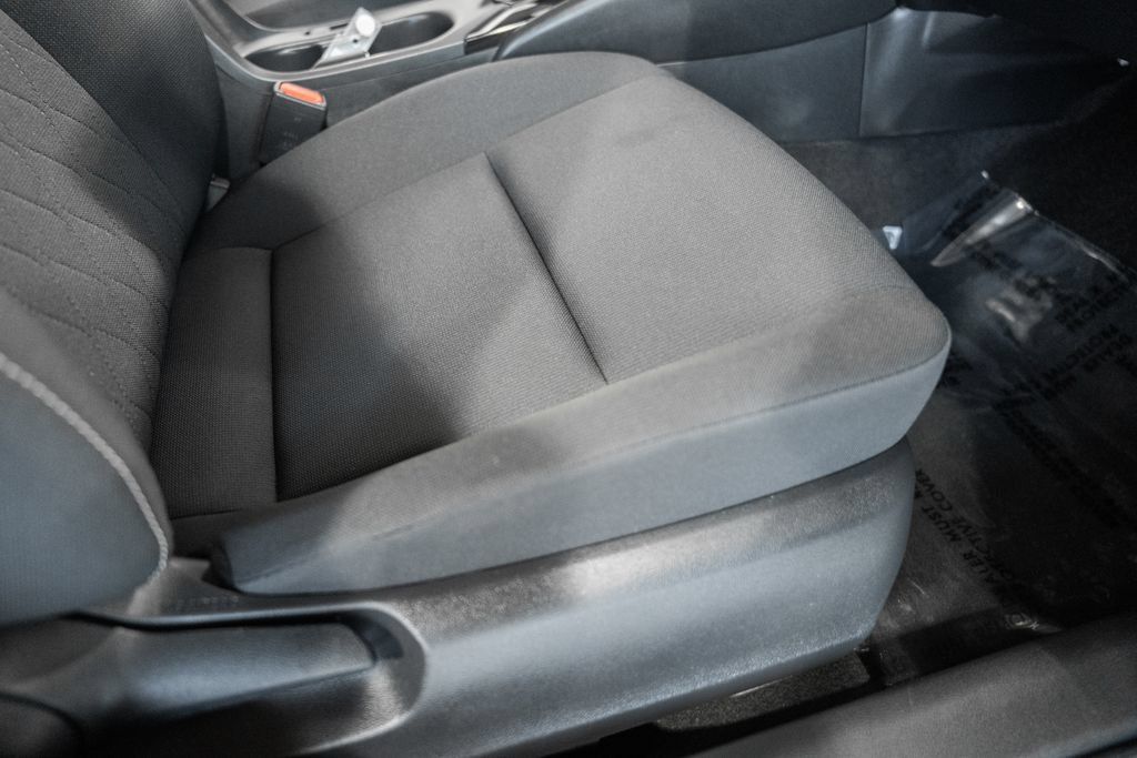 Used 2025 Toyota Corolla LE w/ LE Premium Package FWD image 29