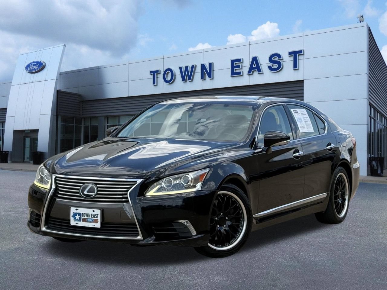 Used 2015 Lexus LS 460 AWD w/ Comfort Package image 1