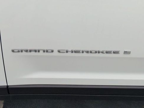 New 2025 Jeep Grand Cherokee L Limited w/ Luxury Tech Group II AWD/4WD image 44