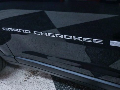 Used 2024 Jeep Grand Cherokee L Limited RWD image 37