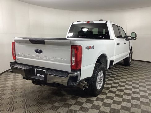 Used 2024 Ford F250 XLT image 2