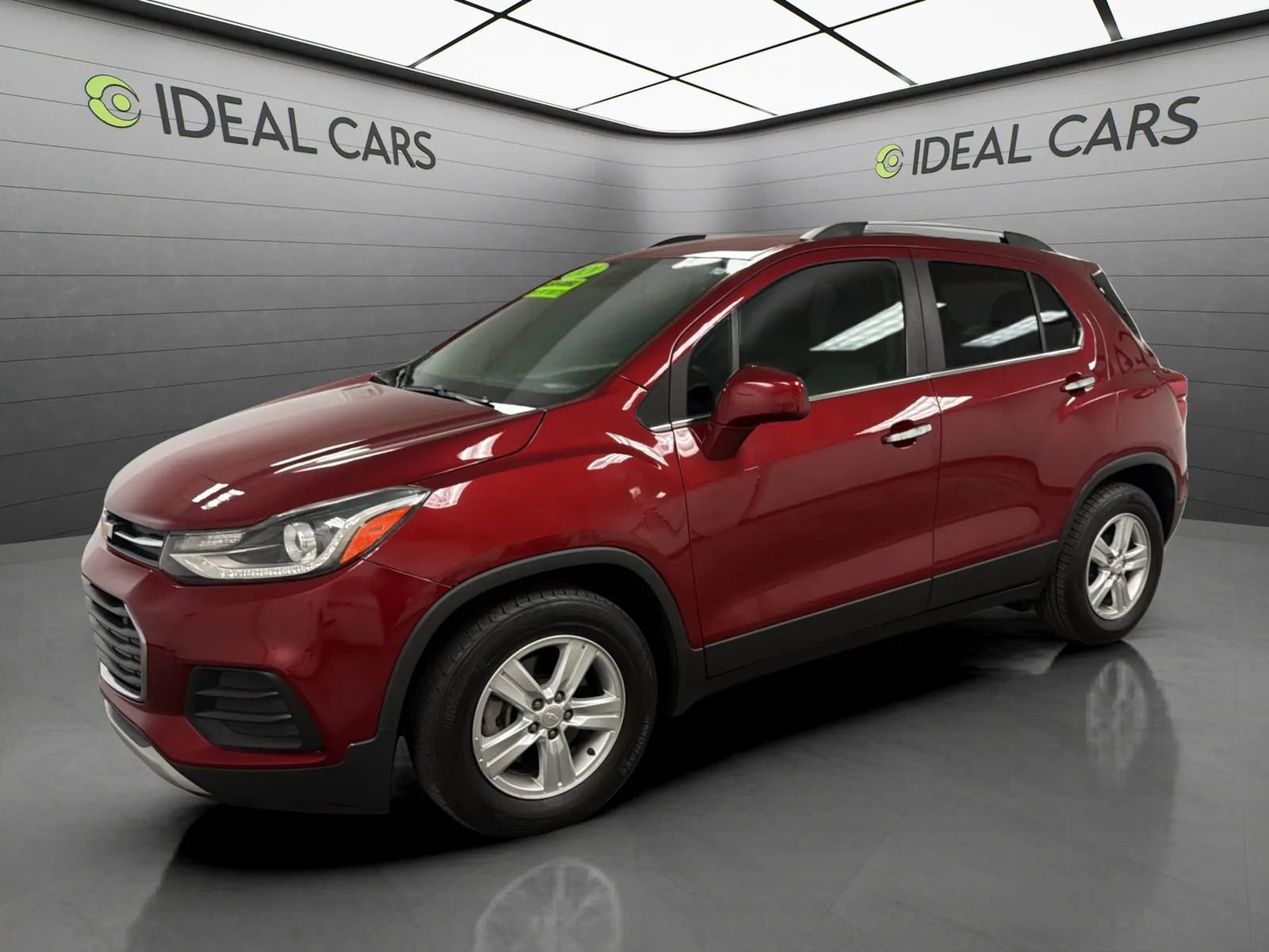 Used 2020 Chevrolet Trax LT w/ Driver Confidence Package FWD image 1