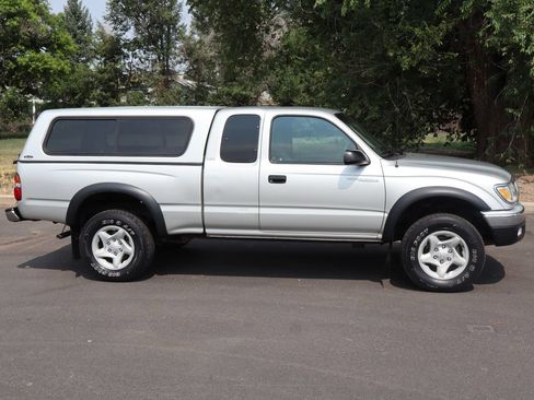 Used 2002 Toyota Tacoma 4x4 Xtracab image 3
