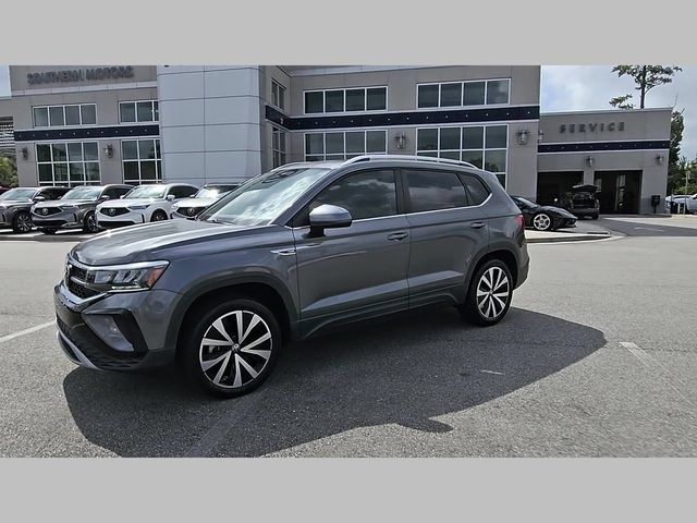 Used 2023 Volkswagen Taos SE w/ Panoramic Sunroof Package FWD image 35